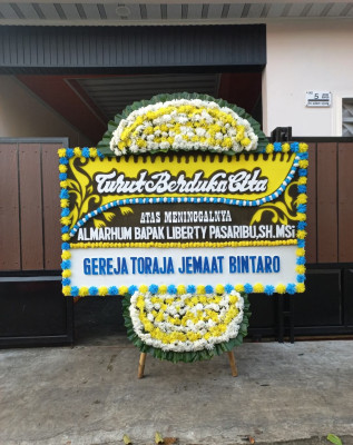 Papan Bunga Duka di Panteraja