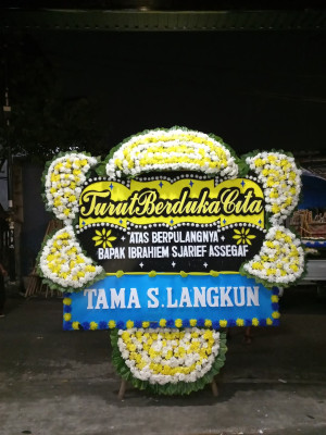 Papan Bunga Duka di Panteraja